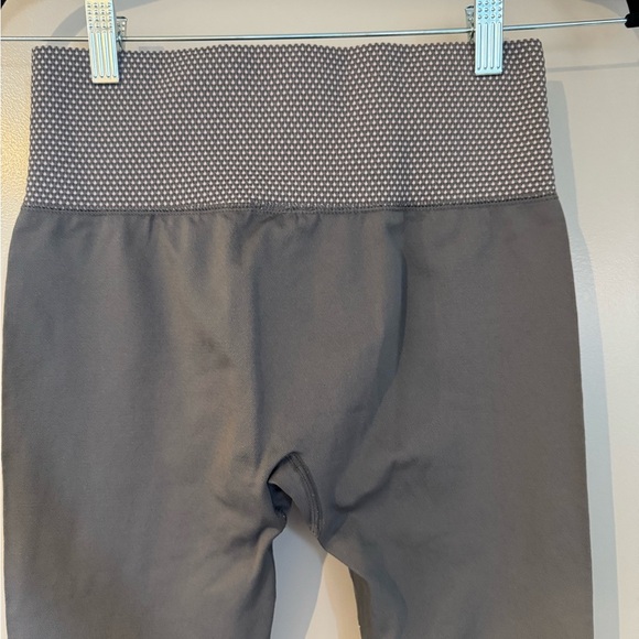 Forever21 Gray & Lavender Gym Colorblock Leggings (Size Small) - Picture 8 of 8